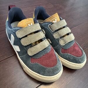 Veja kids V-10 sneakers size 12.5